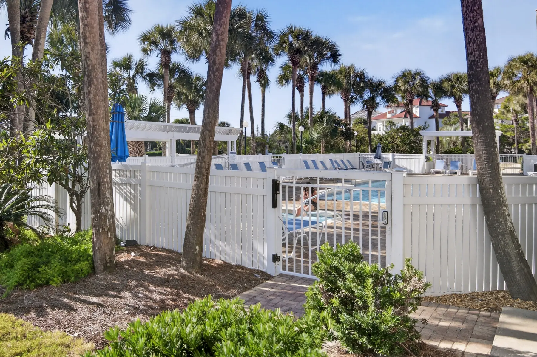 web 144 104 Spires Lane 20