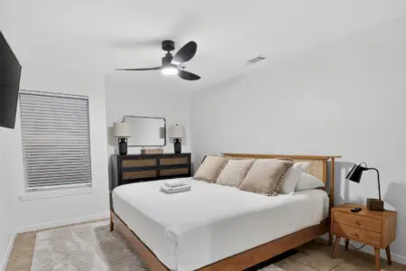 web 144 104 Spires Lane 25