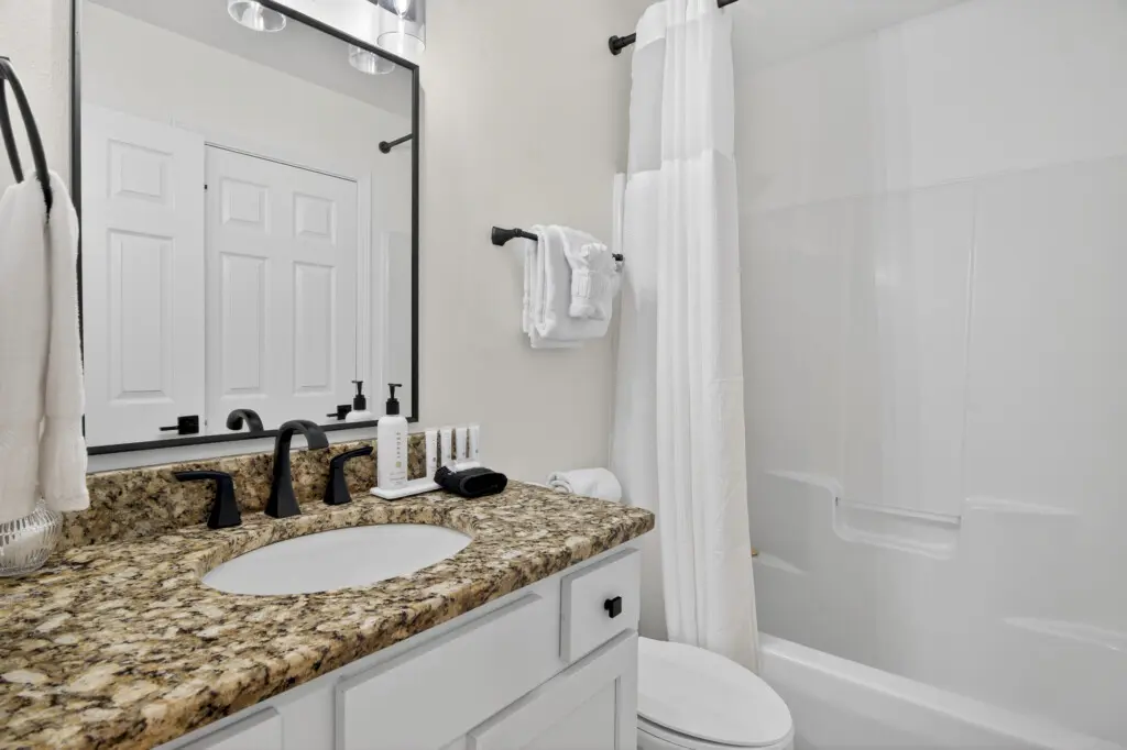 web 144 104 Spires Lane 27