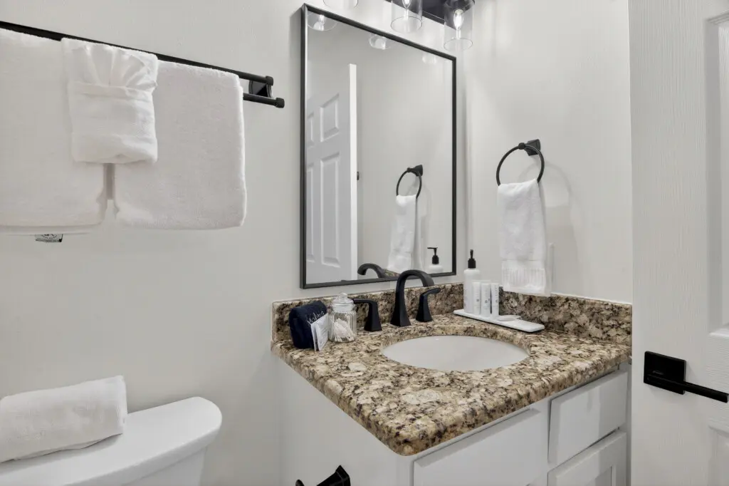 web 144 104 Spires Lane 31