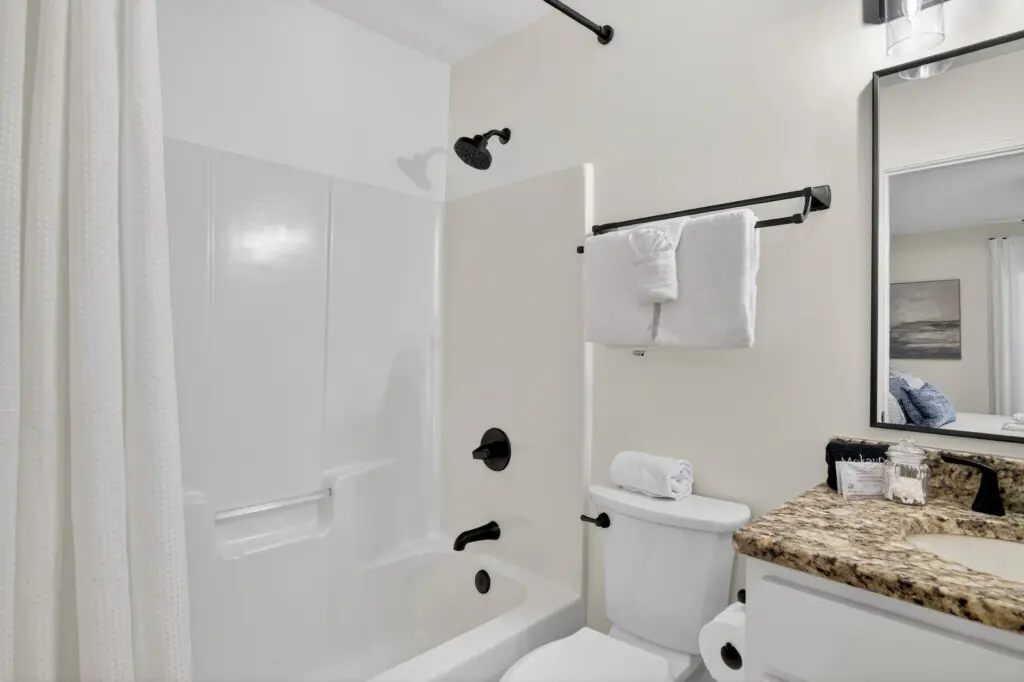 web 144 104 Spires Lane 32